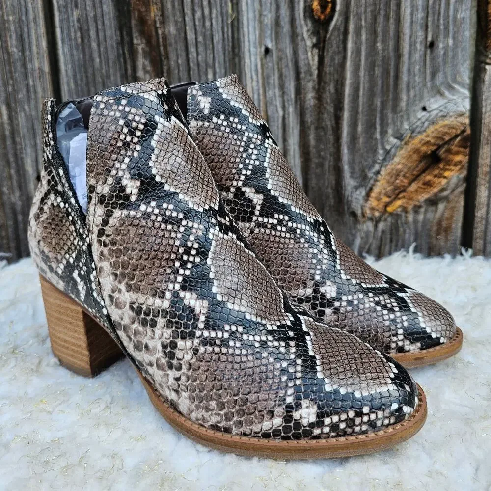 Snake Print Booties Aqua College Naomi Size 8 Waterproof Leather Brown
